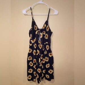 Sunflower dress with pockets! Size large, black dress with yellow sunflowers
